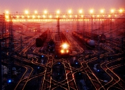 雷火电竞亚洲先驱-跨界神迹，当足球锋刃斩落西决生死战